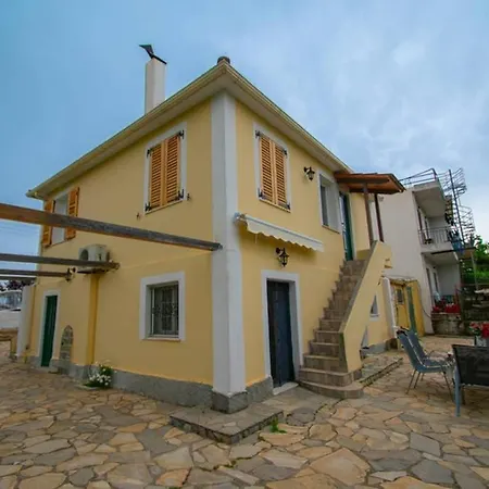 Traditional Méson Yerakaríon