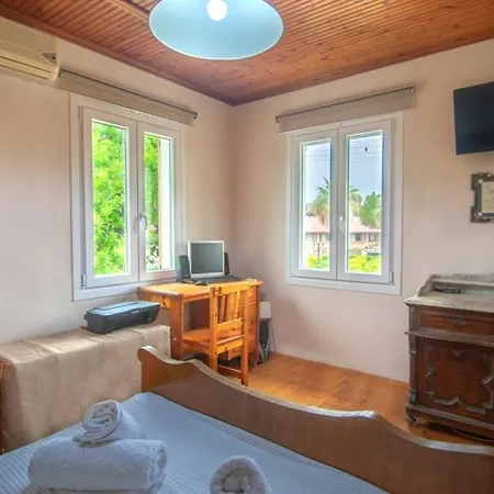 Nyaraló Traditional